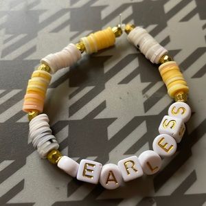 I made a yellow bracelet!!